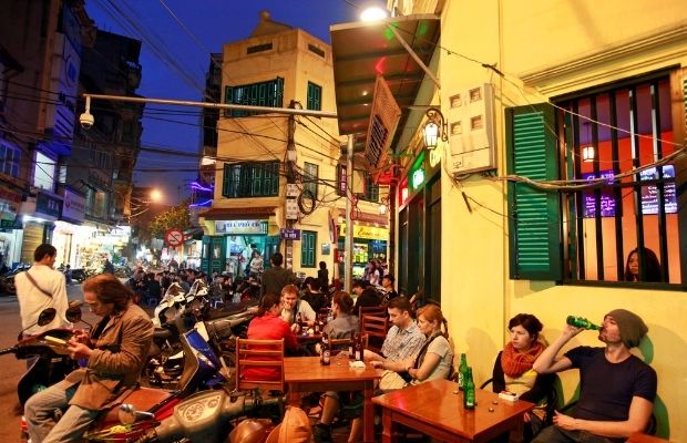 Drinking beer in Ta Hien Street